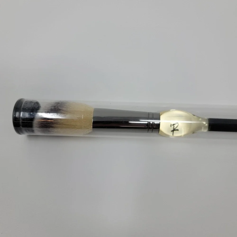 IT Cosmetics Heavenly Luxe French Boutique Blush Brush No 4‎ Makeup Tool